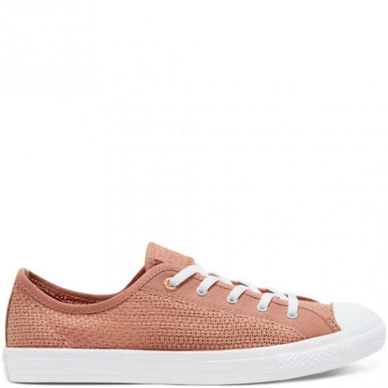 chuck taylor dainty