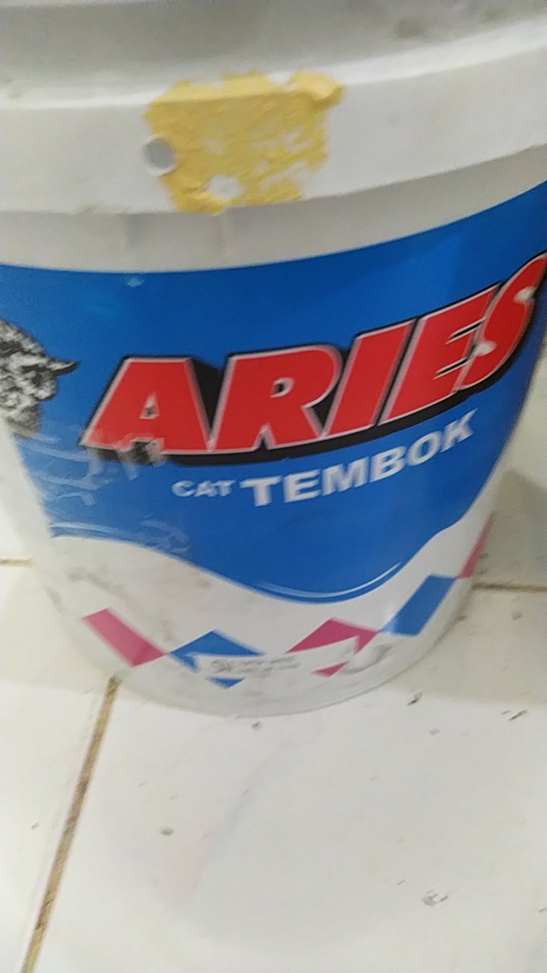 Cat Tembok Aries Putih (20 Kg)