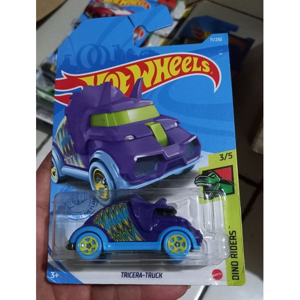 hotwheels TRICERA-TRUCK HW DINO RIDERS