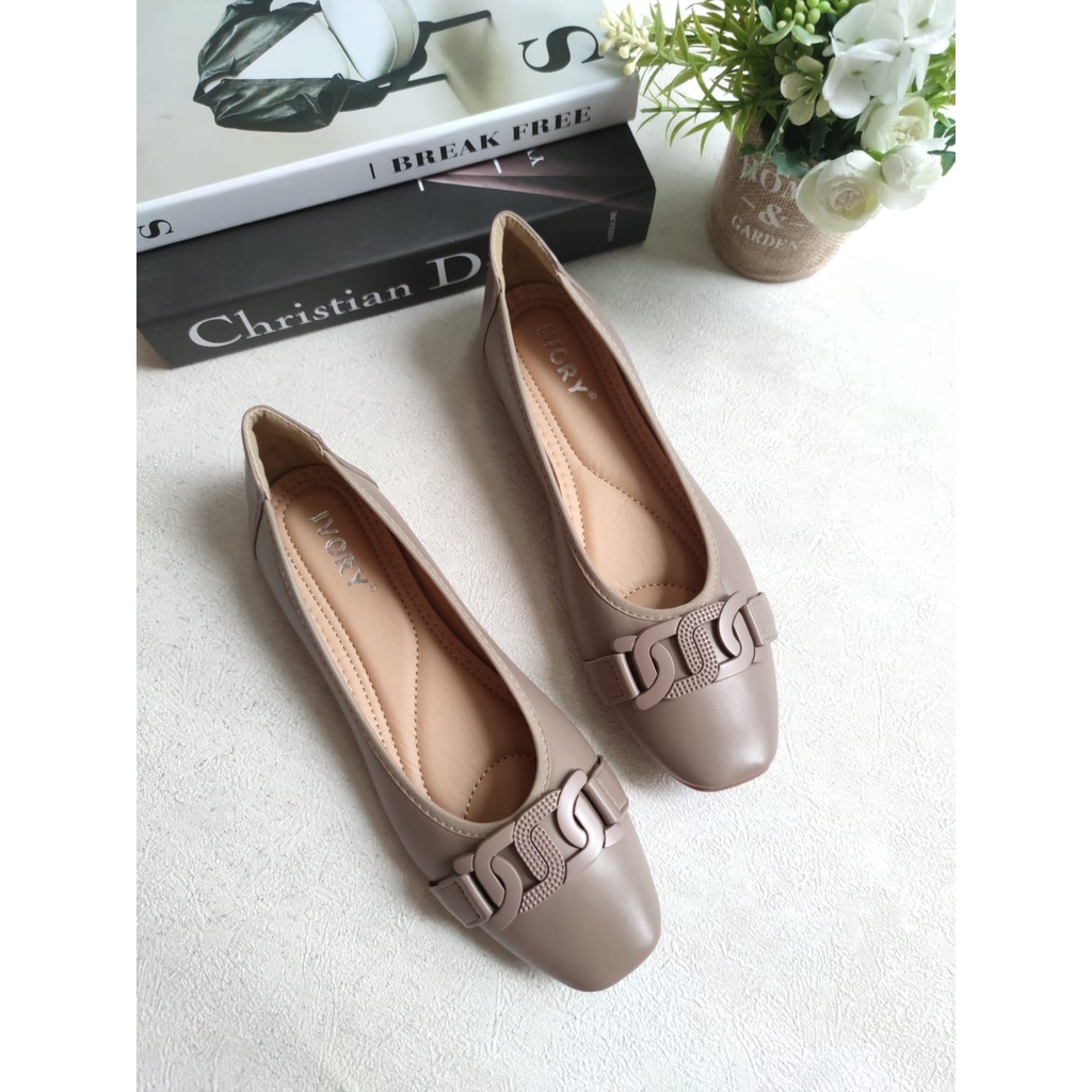 IVORY 610 Sepatu Flat Wanita Ukuran Jumbo 41 42 43 44