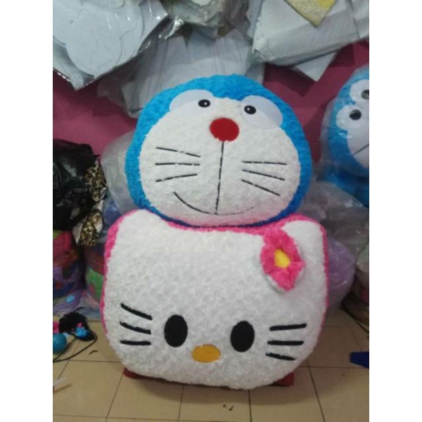 0Bantal Jumbo Hello Kitty