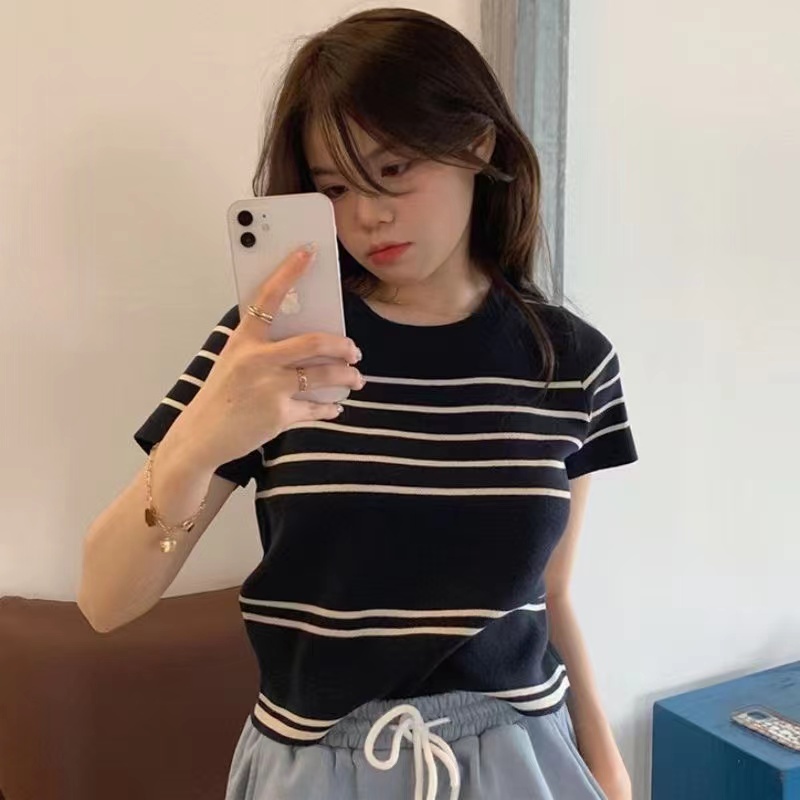 Kaos Rajut Lengan Pendek Garis-garis Wanita Korean Style Knit Crop Top