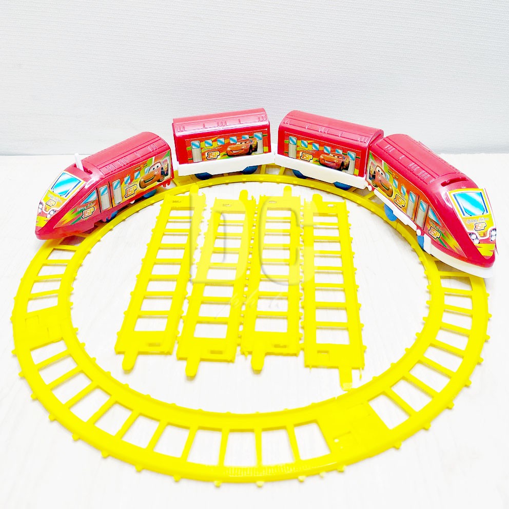 Super Train Set Cars 11072 Mainan Kereta Api Shinkansen Lightning McQueen Dengan Rel &amp; 4 Gerbong