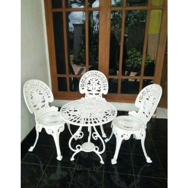 Set meja teras dan 4 kursi besi cor terlaris