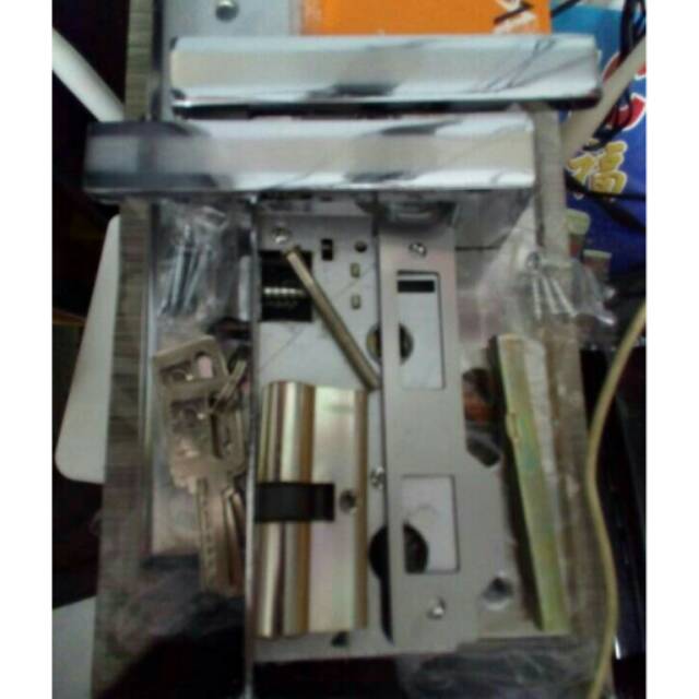 Jual Kunci pintu rumah set minimalis ukuran sedang silinder kuningan