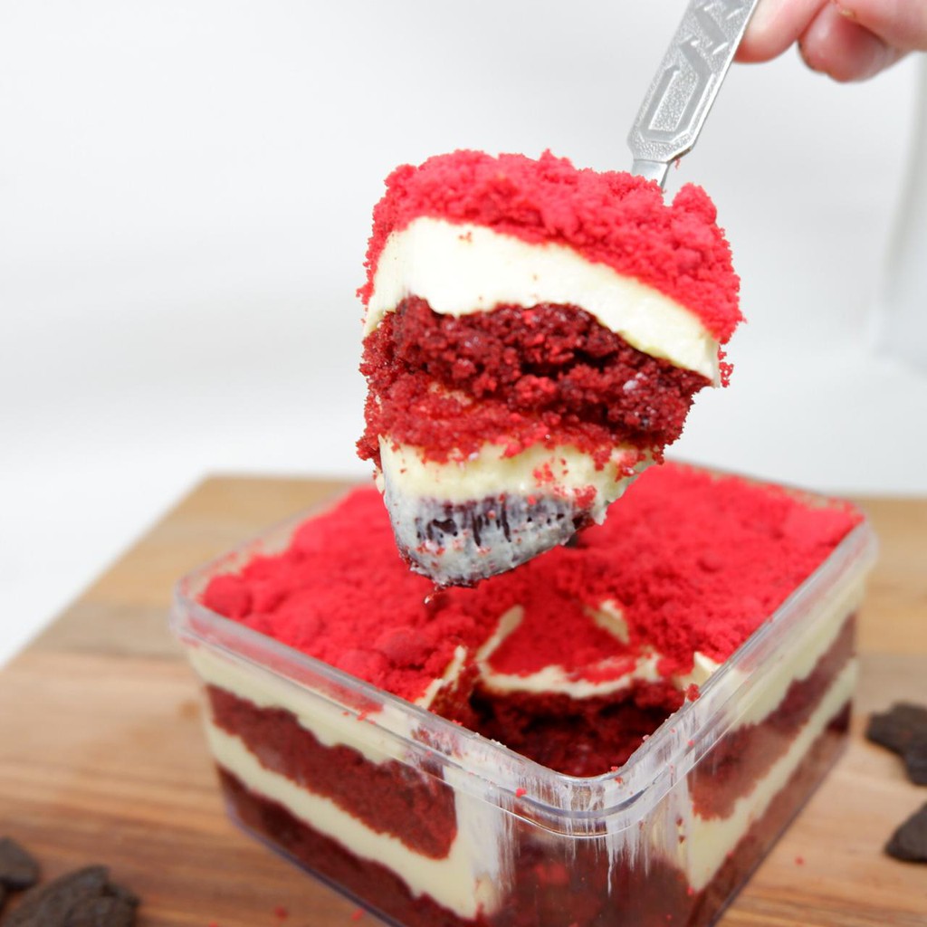 Red Velvet Dessert Box