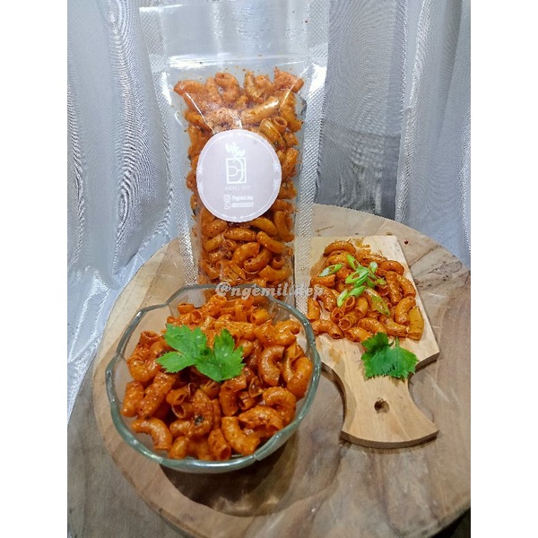 

MAKARONI NG3H3 SUPER KRIUKK PEDAS GURIH KEMASAN 100 GRAM