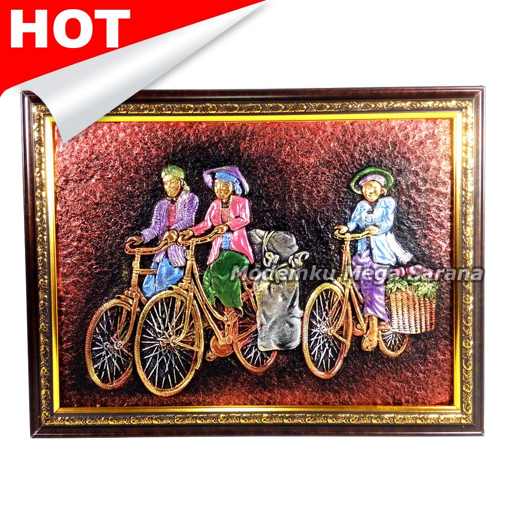 Lukisan Relief / Lukisan 3D/Lukisan Timbul Orang Naik Sepeda 42x32cm