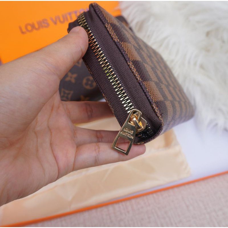 dompet lv