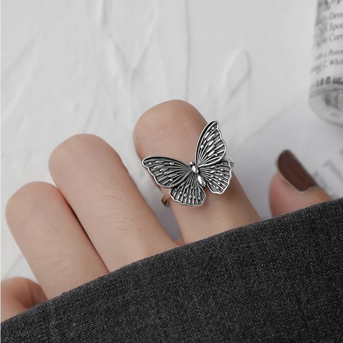 2pcs / Set Cincin Bentuk Kupu-Kupu Bahan Alloy Lapis Silver Untuk Wanita Butterfly