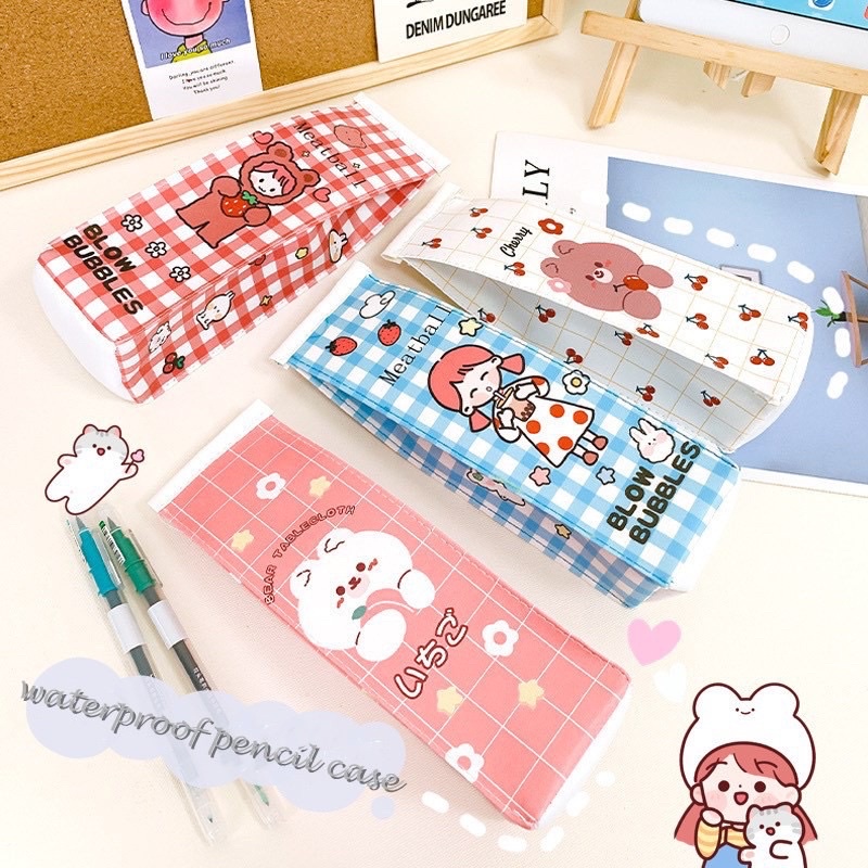 

[Tarras.Me] Pencil Case Girl x Bear