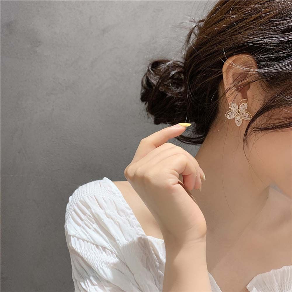 1 Pasang Anting Stud Hyperbole Hollow Bentuk Bunga Besar Warna-Warni Gaya Korea Untuk Wanita