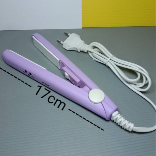 Catok rambut mini . Hair straightener