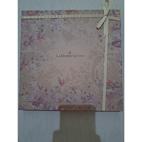 SALE SALE BUTTONSCARVES DUBAI IVORY