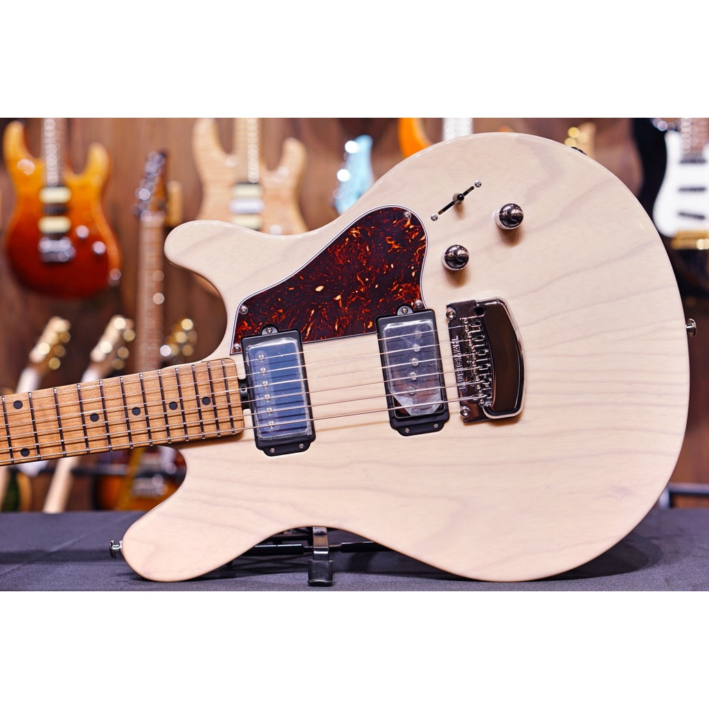 MusicMan James Valentine Trem - Trans Buttermilk G97609