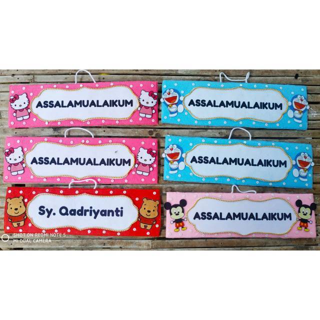 Hiasan dinding karakter assalamualaikum doraemon micky mouse murah walldecor murah