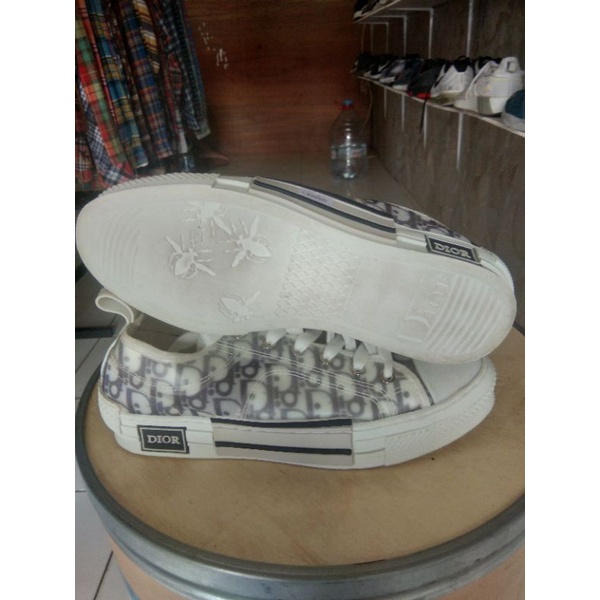 sepatu sneaker dior