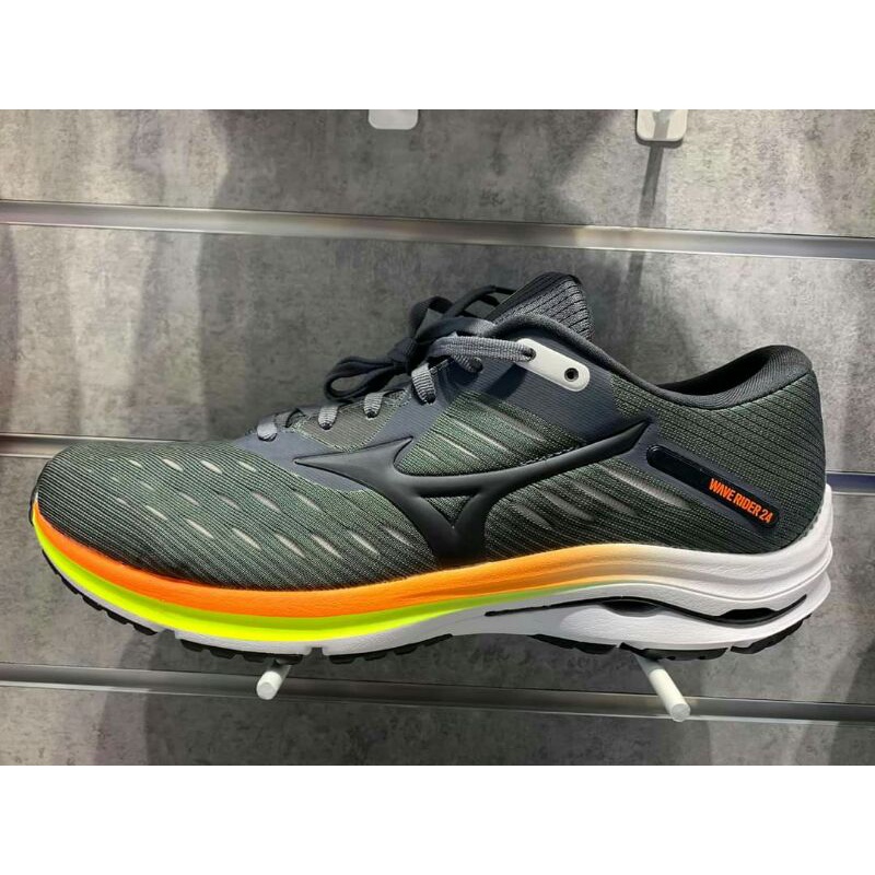 mizuno wave 24