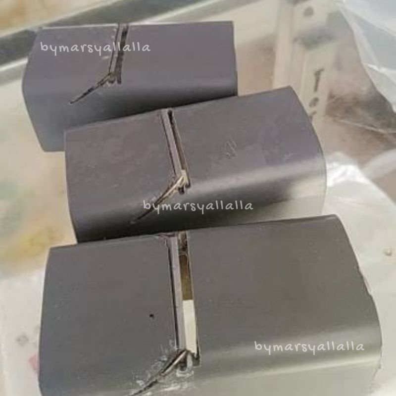 Alat Pengupas/Kerokan Kulit Ari Kelapa Tua