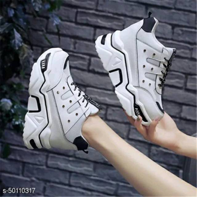 Sneaker Hitam Putih Fashion Wanita