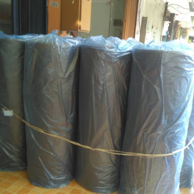 

Bubble wrap warna hitam uk 125 cm x 50m