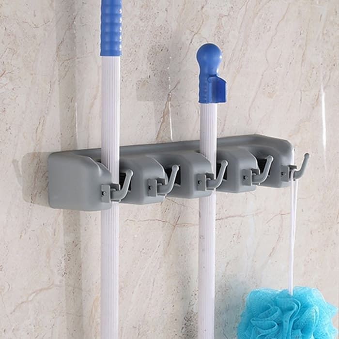 Alat Gantungan sapu pel dengan hook 4 slot mop holder Pelan