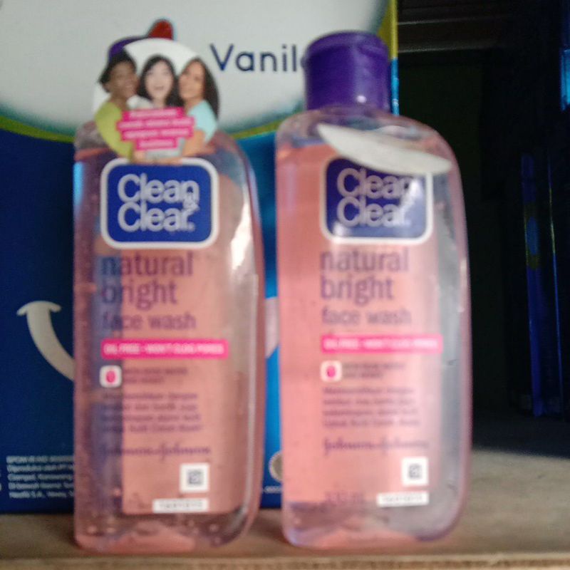 Jual Clean and clear facial wash 100ml dengan varian natural bright dan foaming face wash barang