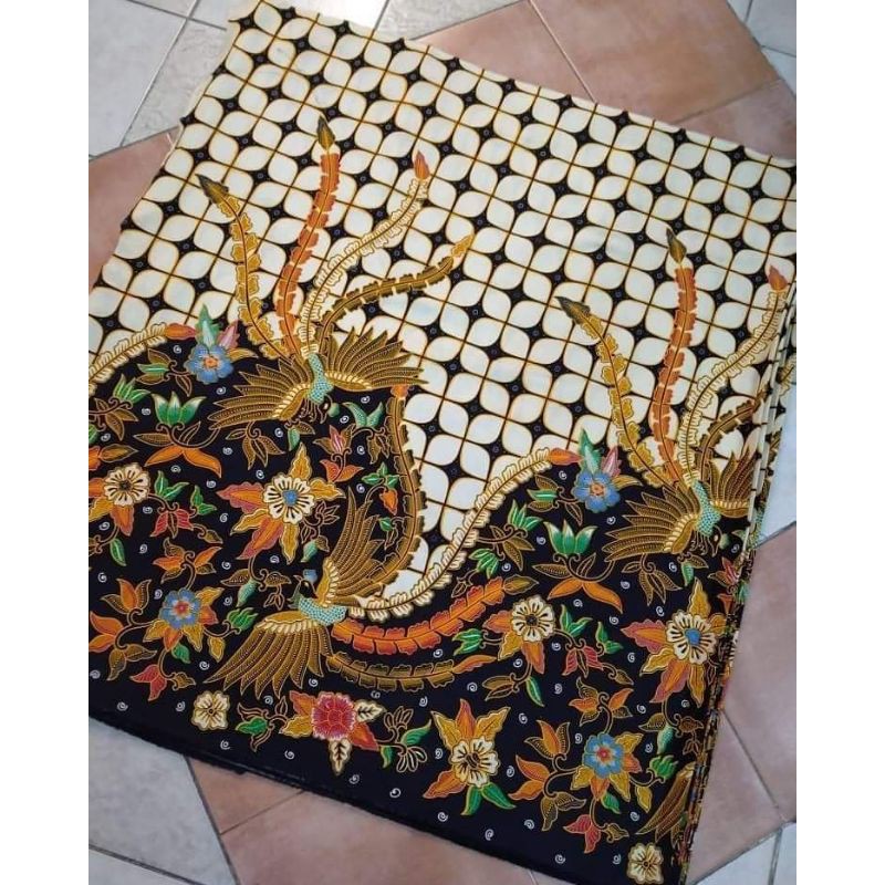 Kain Batik Primisima motif medak kawung putih