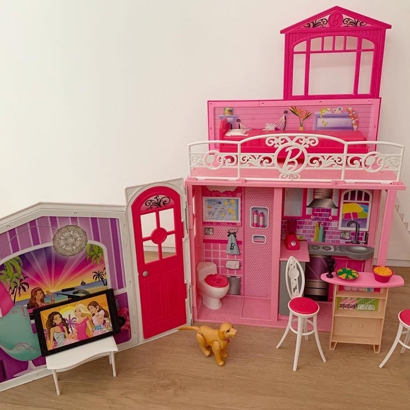 preloved Barbie glam vacation house 2010/ Barbie house