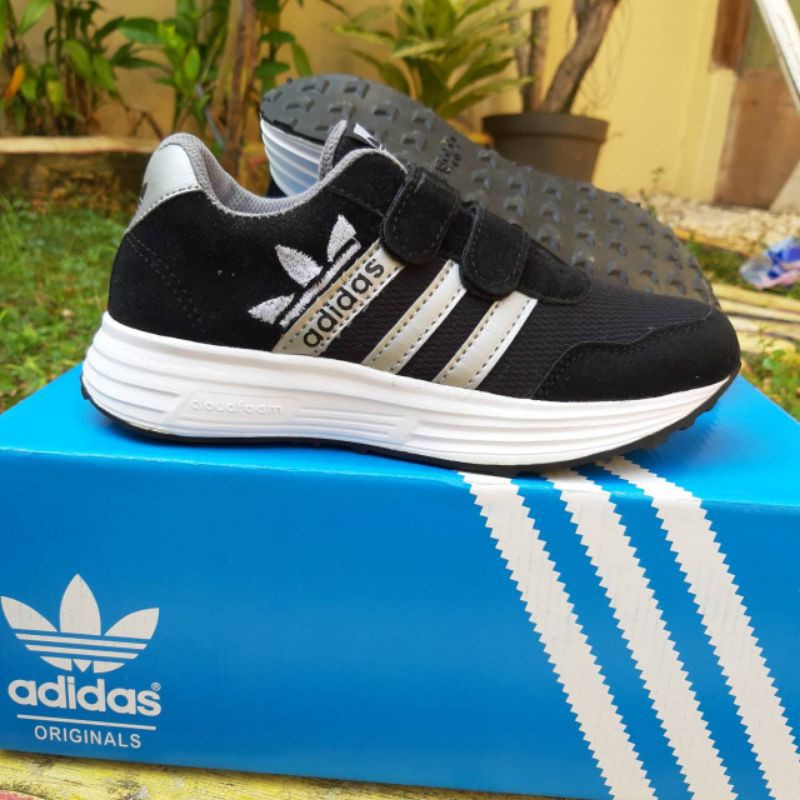 SEPATU ADIDAS HITAM ANAK SEKOLAH PREMIUM QUALITY SEPATU ANAK SEKOLAH HITAM ADIDAS