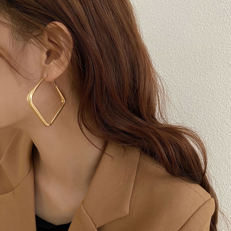 Anting Musim Panas Gaya Korea