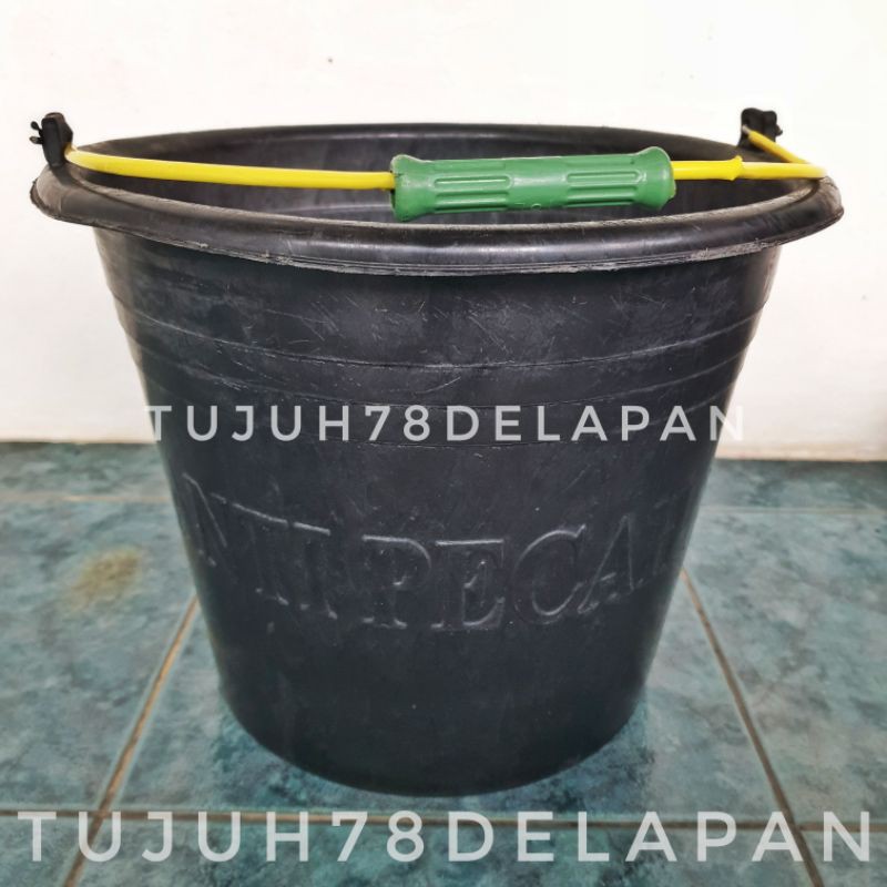 Ember Plastik Hitam 22 Anti Pecah / Ember Cor 22 SiP