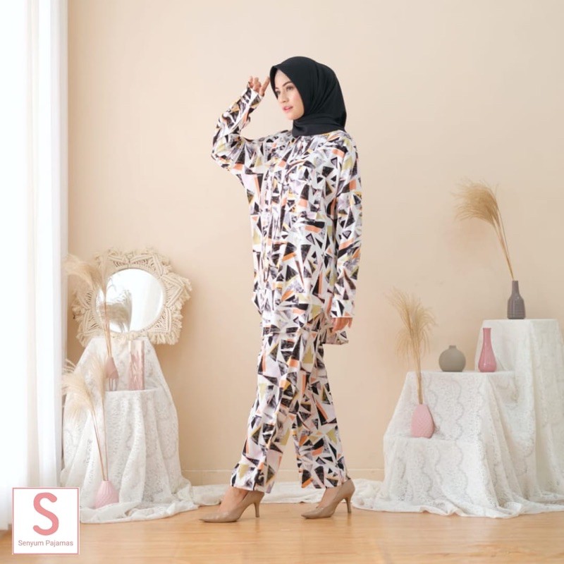 Senyum pajamas Haura set