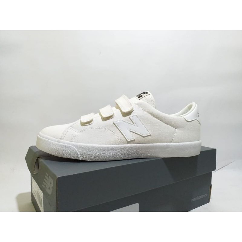 SEPATU NEW BALANCE AM210VWU VELCRO BNIB SNEAKERS