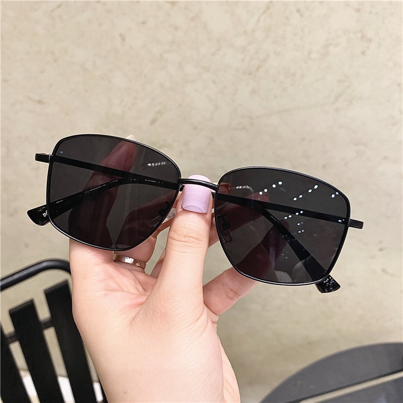 【Bayar di Tempat】INS Fashion Square Besi Frame Wanita Kacamata Hitam Cowok - Cewek Model Vintage Kot