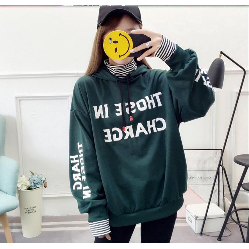 Sweater Kaos Wanita Model Potongan Longgar Lengan Panjang Sweater Kaos Wanita Model Potongan Longgar Lengan Panjang