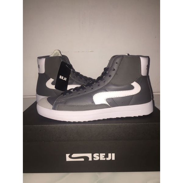 sepatu seji grey