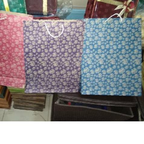 

♙ paper bag XL batik dan murah isi 12 pcs ♛