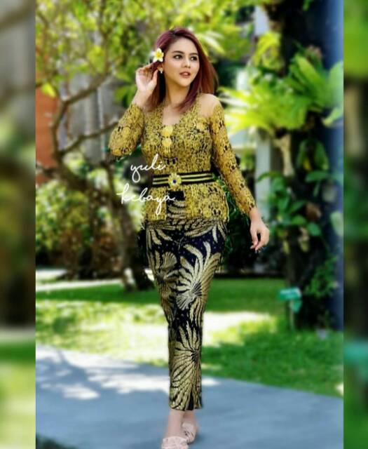 Kebaya Bali Modifikasi Modern