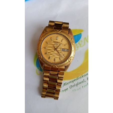 Seiko5 cal 7009-6030 gold tekstur dial