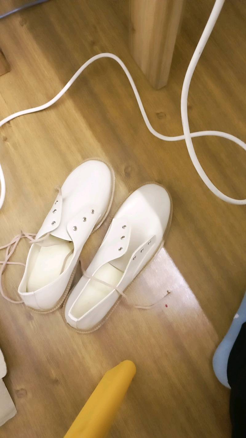 Sepatu Oxford Wanita Tali / Docmart Cream Dk04