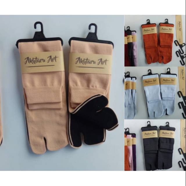 Kaos kaki jempol polos tapak hitam