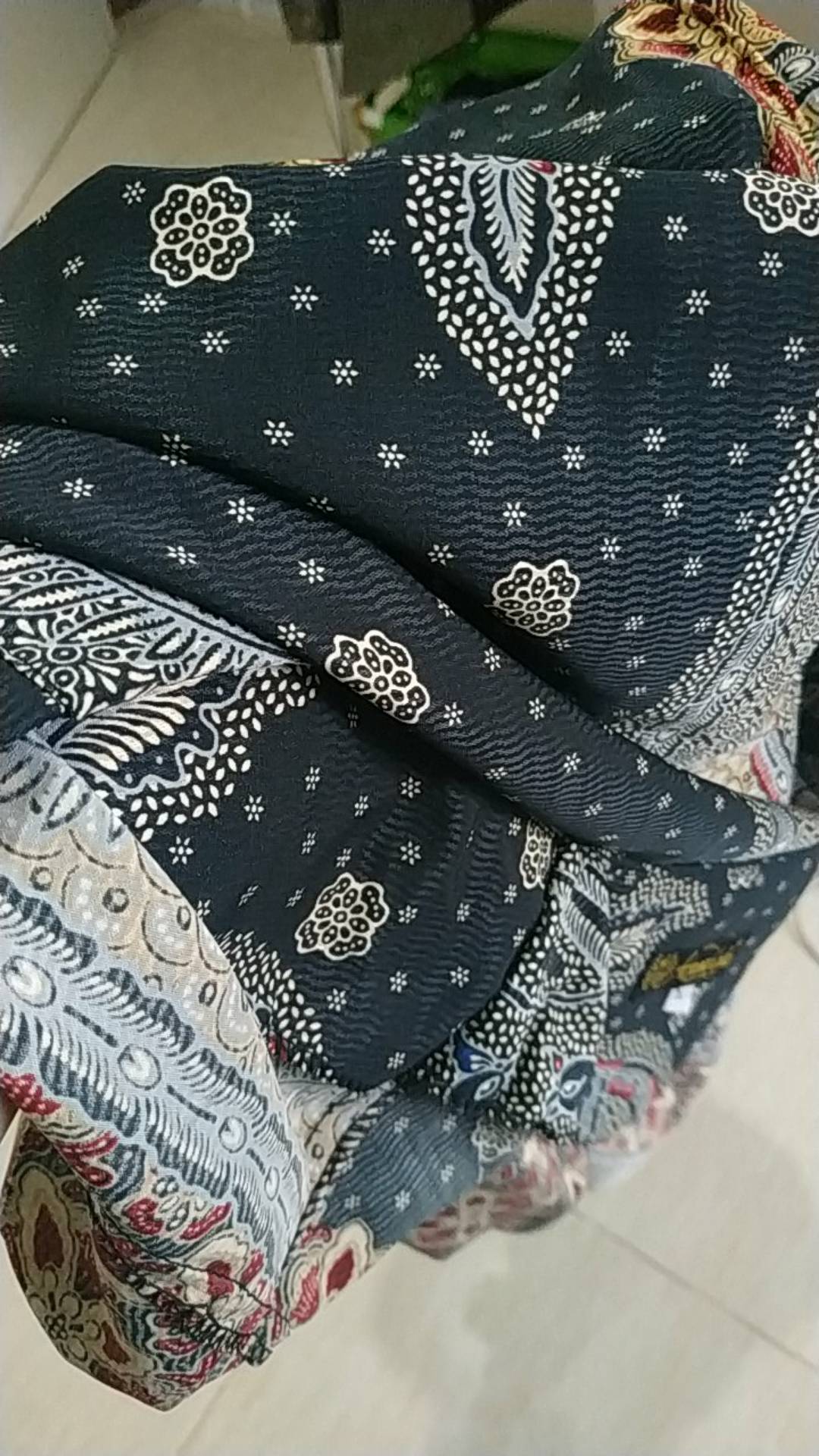 Arjuna Weda Tunik Wanita Batik Manuk Kembar - Hitam