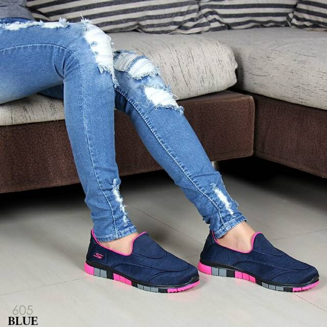 Sepatu skecher