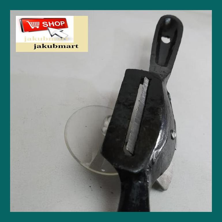 

Jakykub Serut Serutan Kayu Kauto Besi Arrubgan