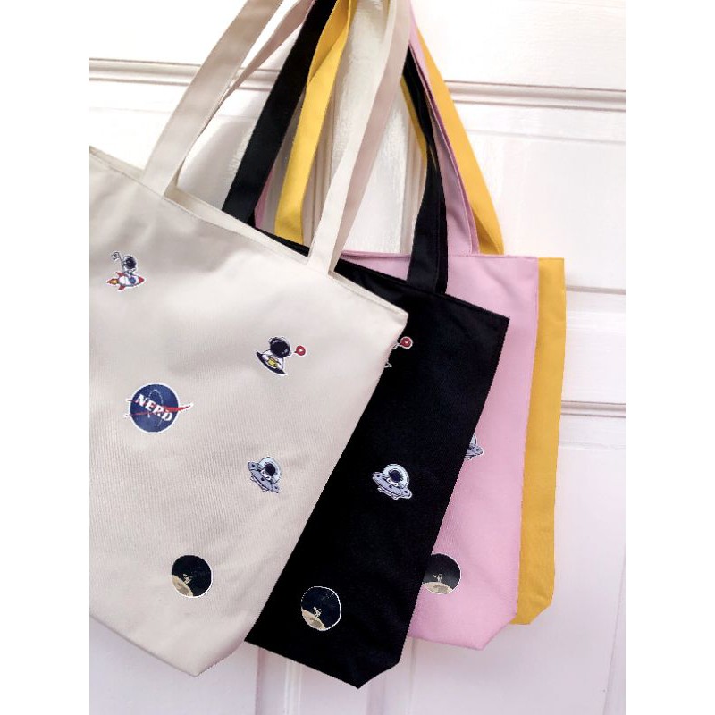 Tas Korea Tote Bag Canvas Lucu Astronot / Wanita Pria / Tas Kartun Aestethic