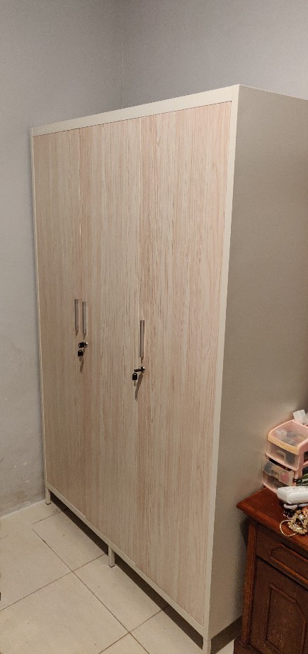 Sapporo Lemari Pakaian Besi 3 Pintu Dengan Brankas Sap Lp 503 - 007