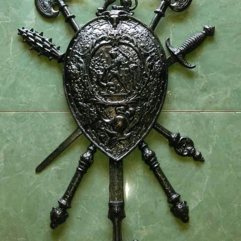 hiasan dinding tameng antik voc