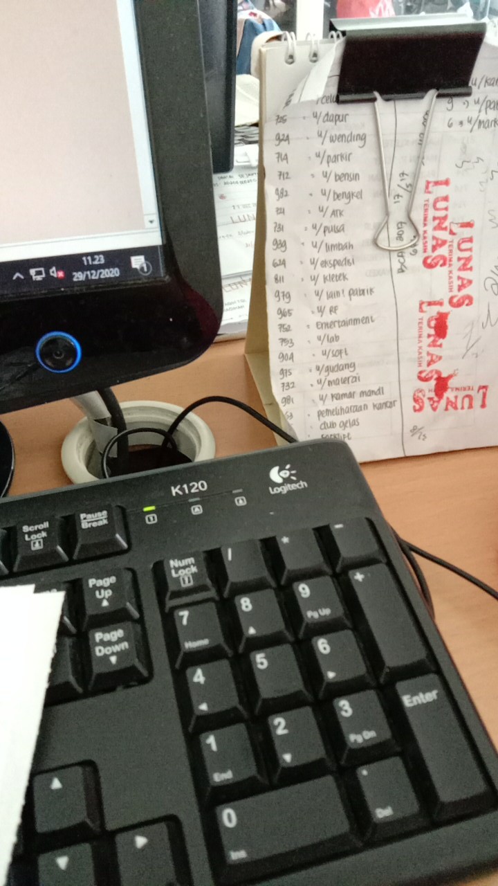 Benang Rajut Poly Indo 100 Gram Mengkilap