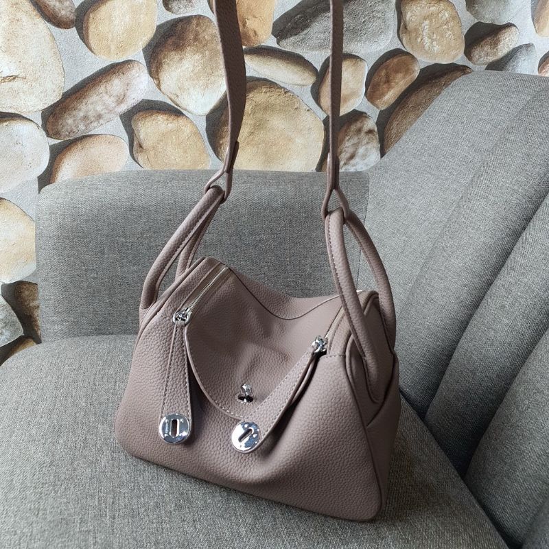 Tas H Lindy 26 Togo Leather ABU ETOUPE AP6058-26